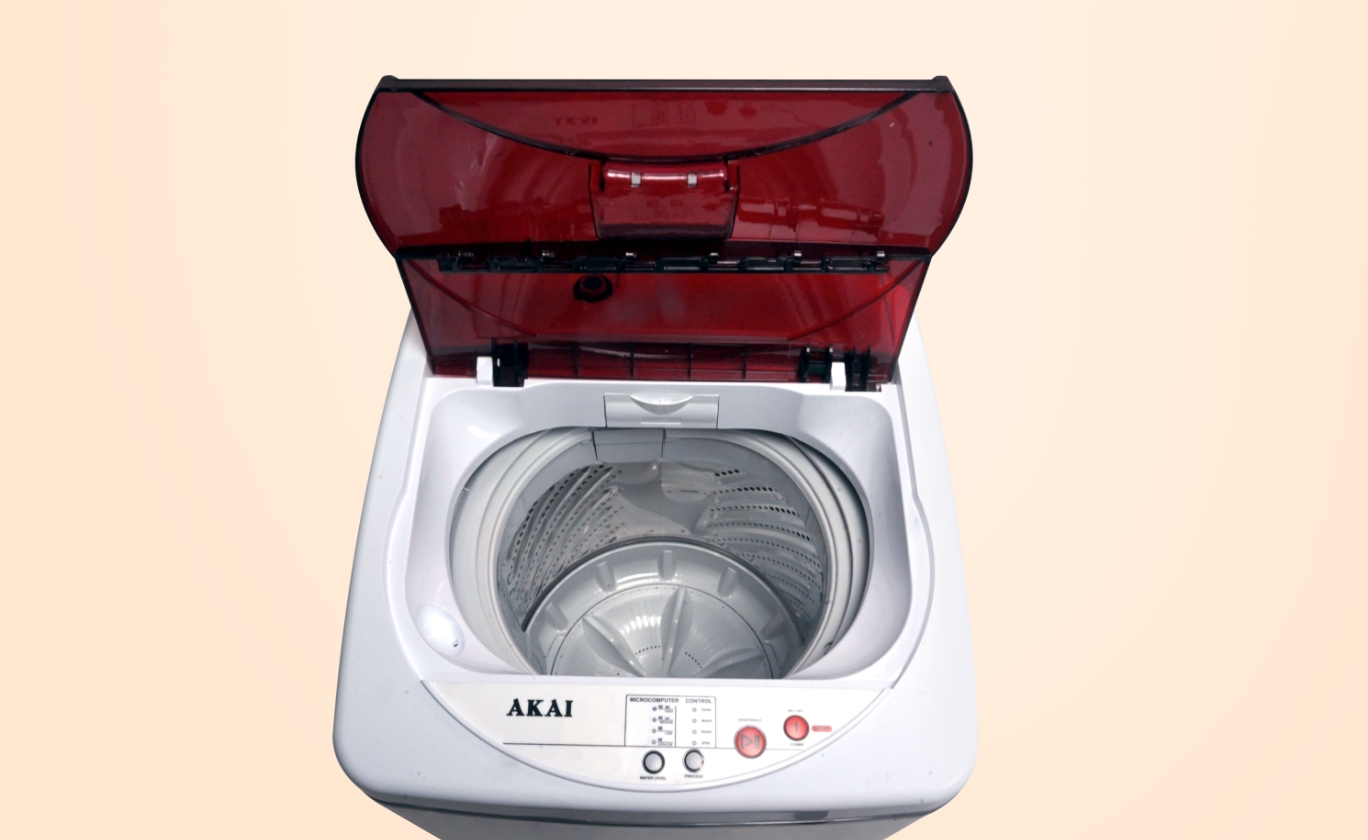 Akai 6.5 KG Fully Automatic Top Load Washing Machine (White)